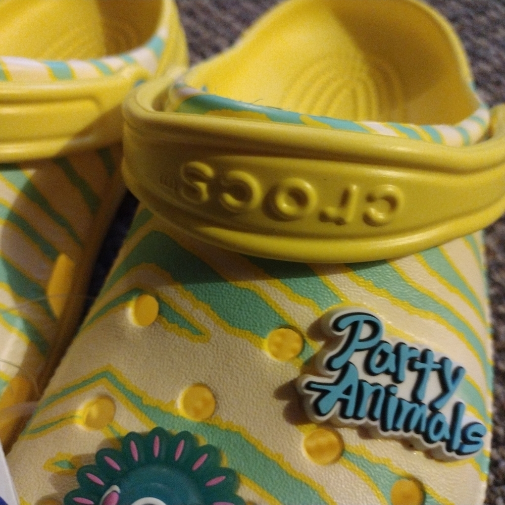 Yellow party Crocs youth - Picture 2 of 6